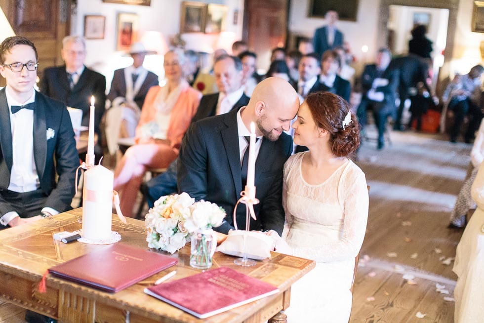 Schloss-Hochzeit in pastell und weiß Kosten Standesamt