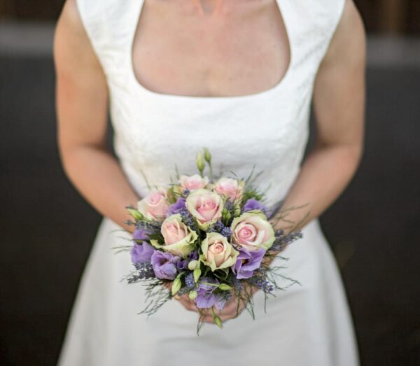 Brautstrauß Lila und Beige-Rosa Brautstrauß Lila und Beige-Rosa