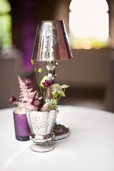 Tischdekoration Weiß, Silber und Lila Tischdekoration Weiß, Silber und Lila