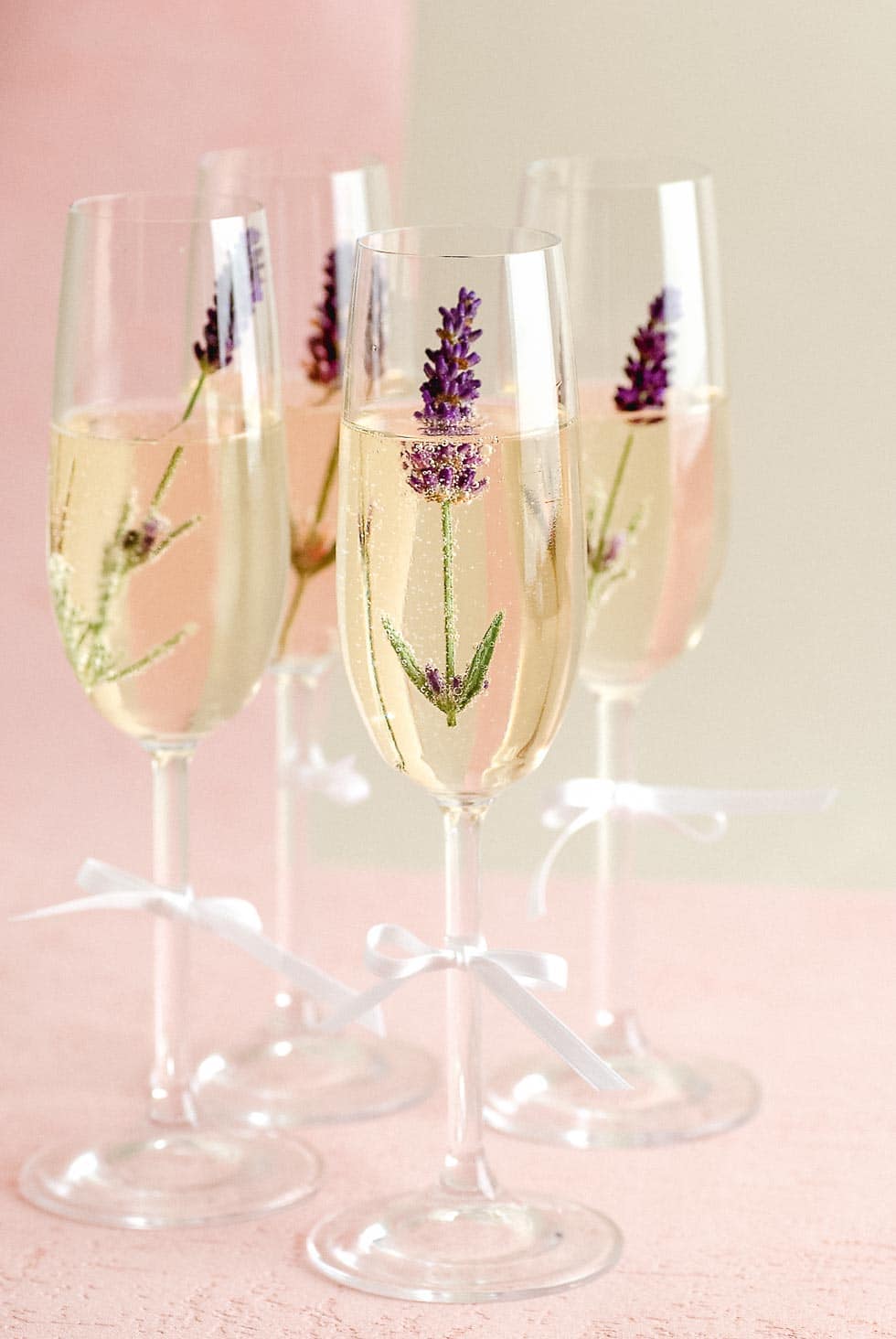 Sekt aufpeppen mit Lavendel