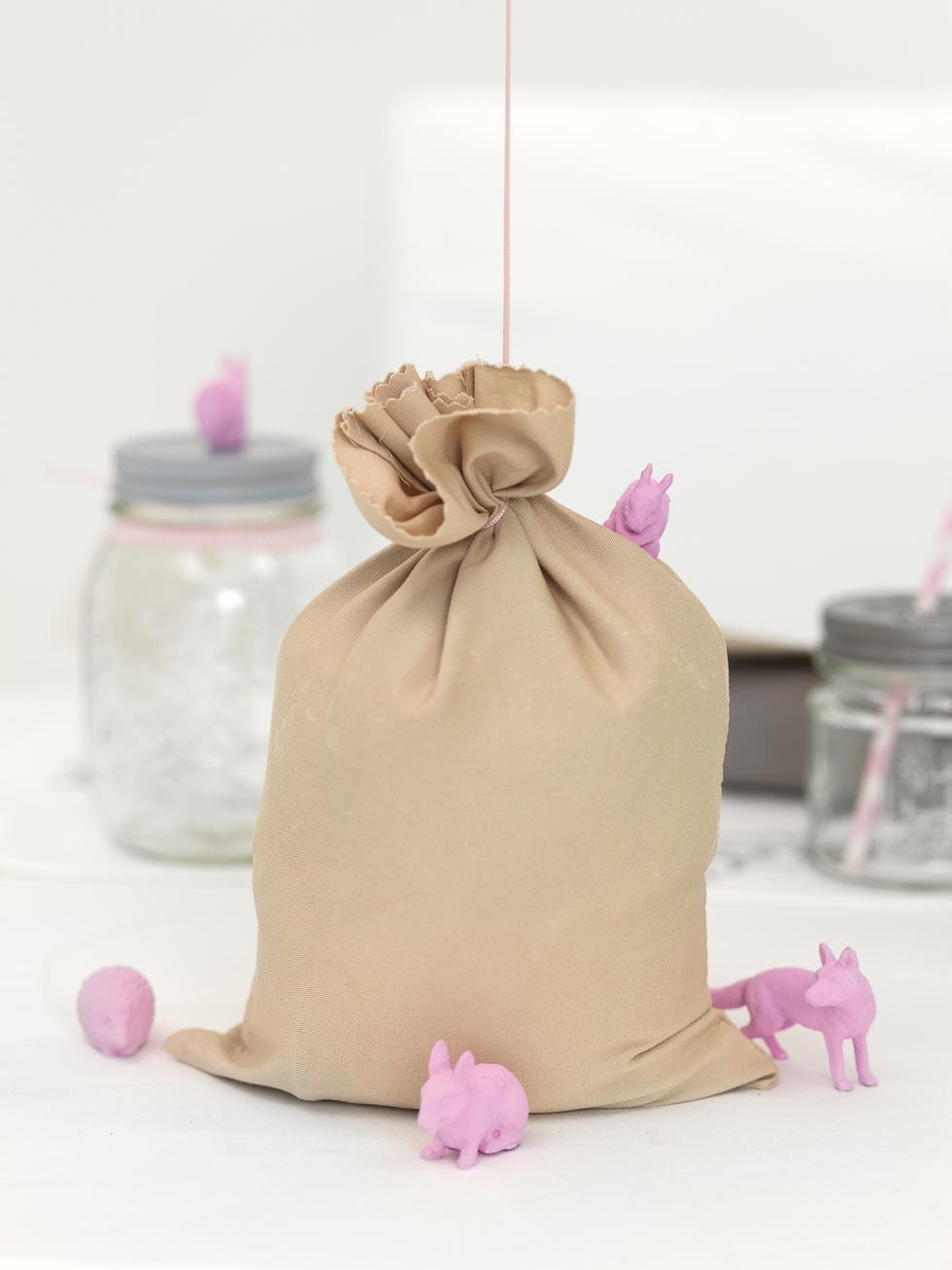 Kindertisch Hochzeit: Ideen, Deko & geniale Tipps DIY Tischdeko Kindertisch Hochzeit