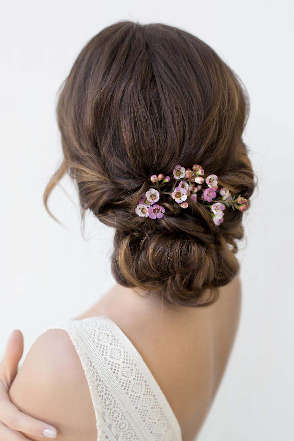 Brautfrisur mit Blumen Brautfrisur mit Blumen