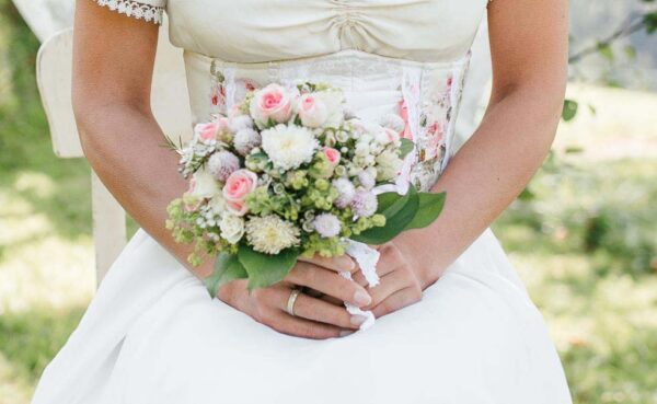 Brautstrauß weiß, grün und rosa Brautstrauß weiß, grün und rosa
