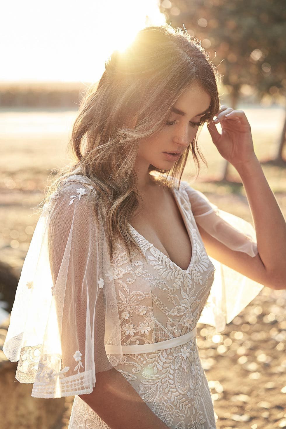 Anna-Campbell-Brautkleid_2020_Lexi Trompete mit drapierten Ärmeln Hochzeitskleid Boho Anna Campbell