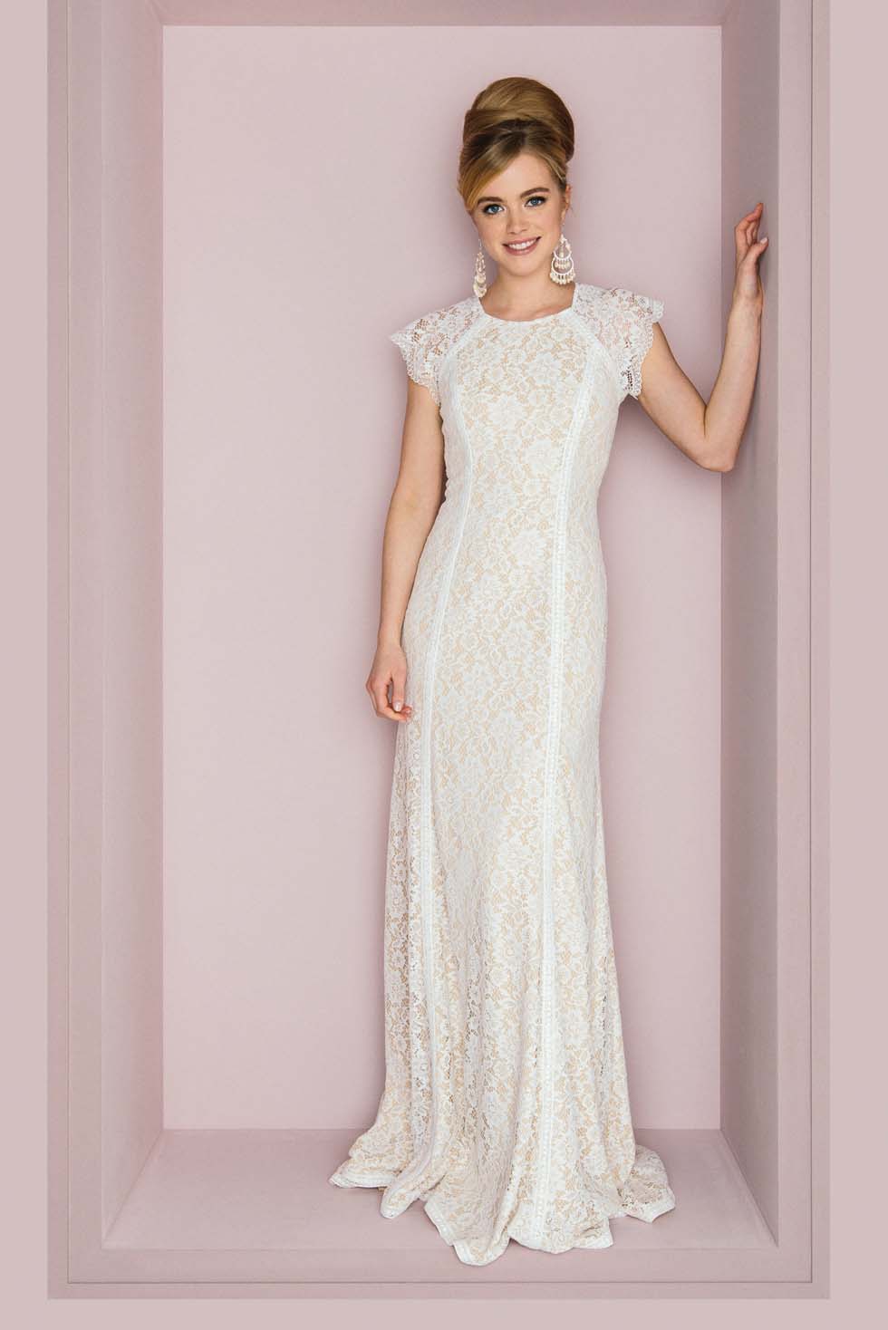 Brautkleider_kuessdiebraut_2019_-Lia-Nude Brautkleid mit Cap Ärmel Küssdiebraut