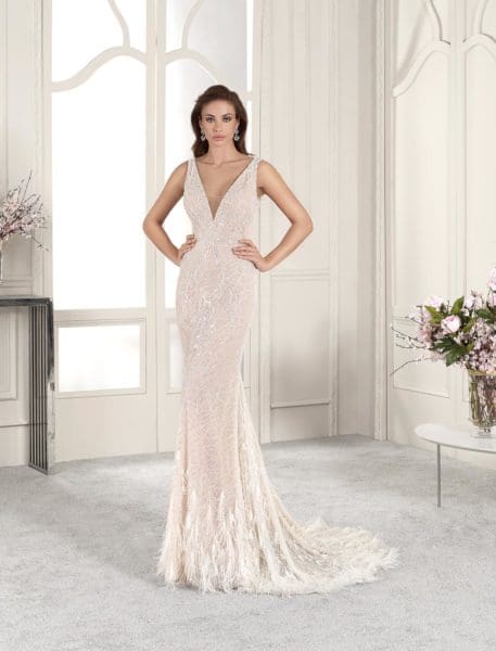 Demetrios-Brautkleider__882-750 Brautkleid mit Federn Demetrios