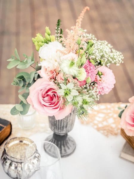 Tischdeko Blumenstrauß Weiß Grün Rosa Tischdeko Blumenstrauß Weiß Grün Rosa