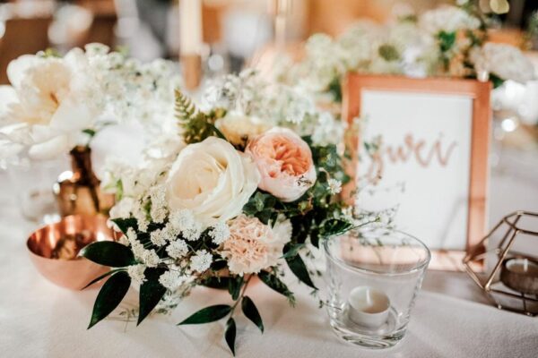 Tischdeko Hochzeit apricot rosegold Tischdeko Hochzeit apricot rosegold