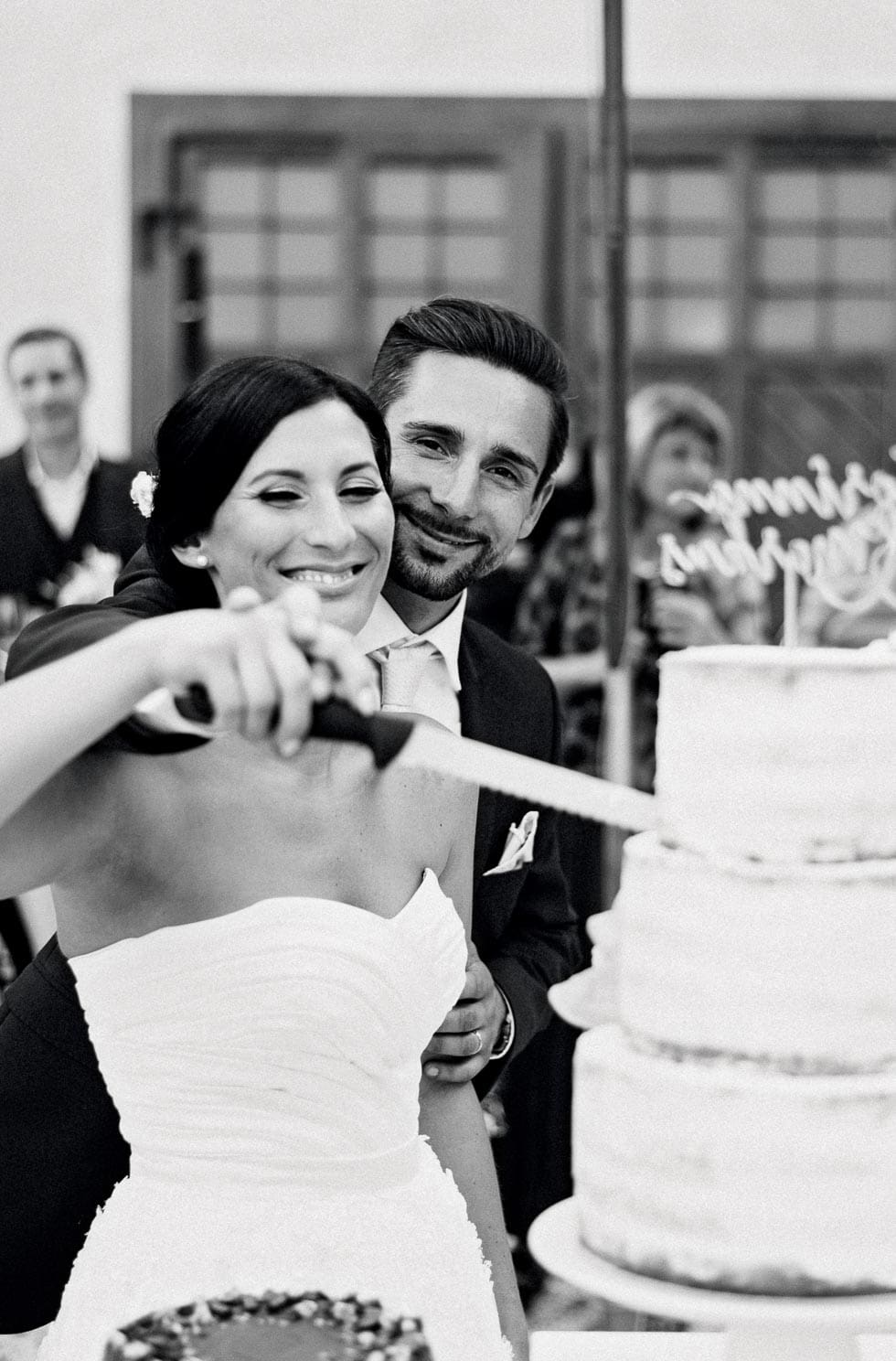Hochzeitstorte Brautpaar Tortenanschnitt Brautpaar
