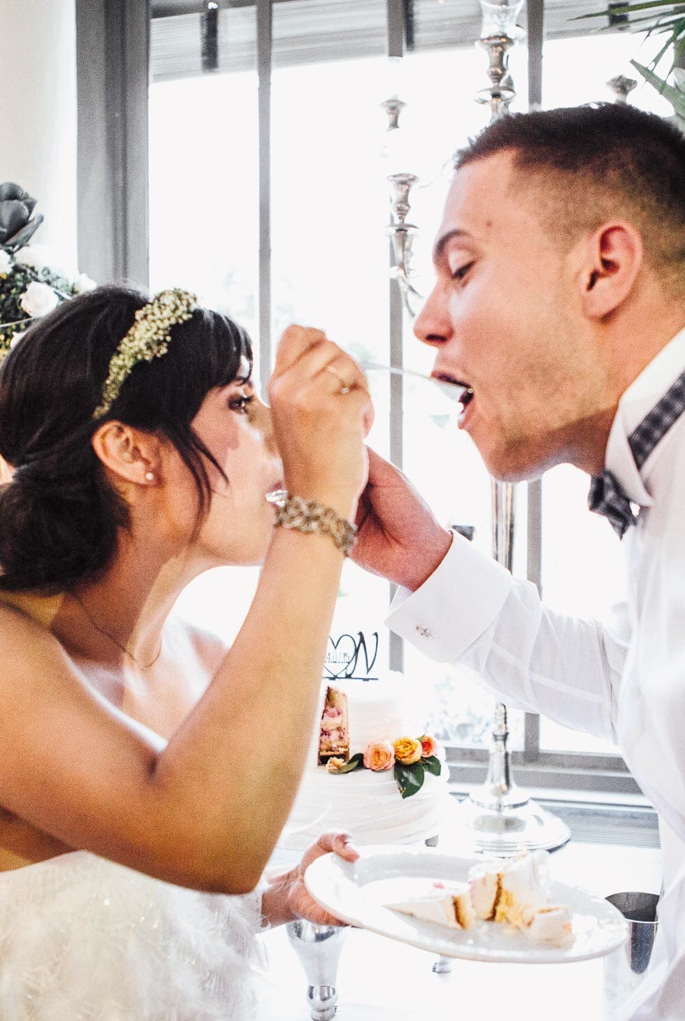 Hochzeitstorte essen Hochzeitstorte essen