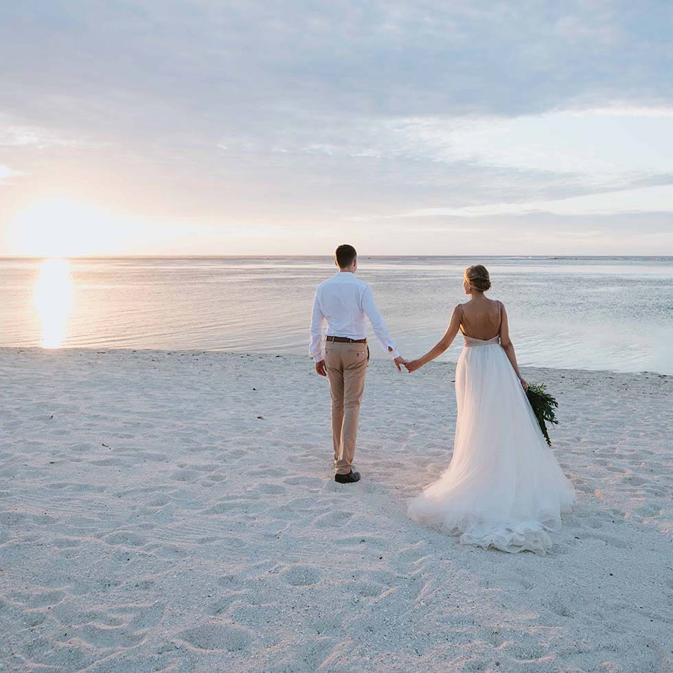 Hochzeit-Brautpaar-Strand Heiraten auf Sansibar