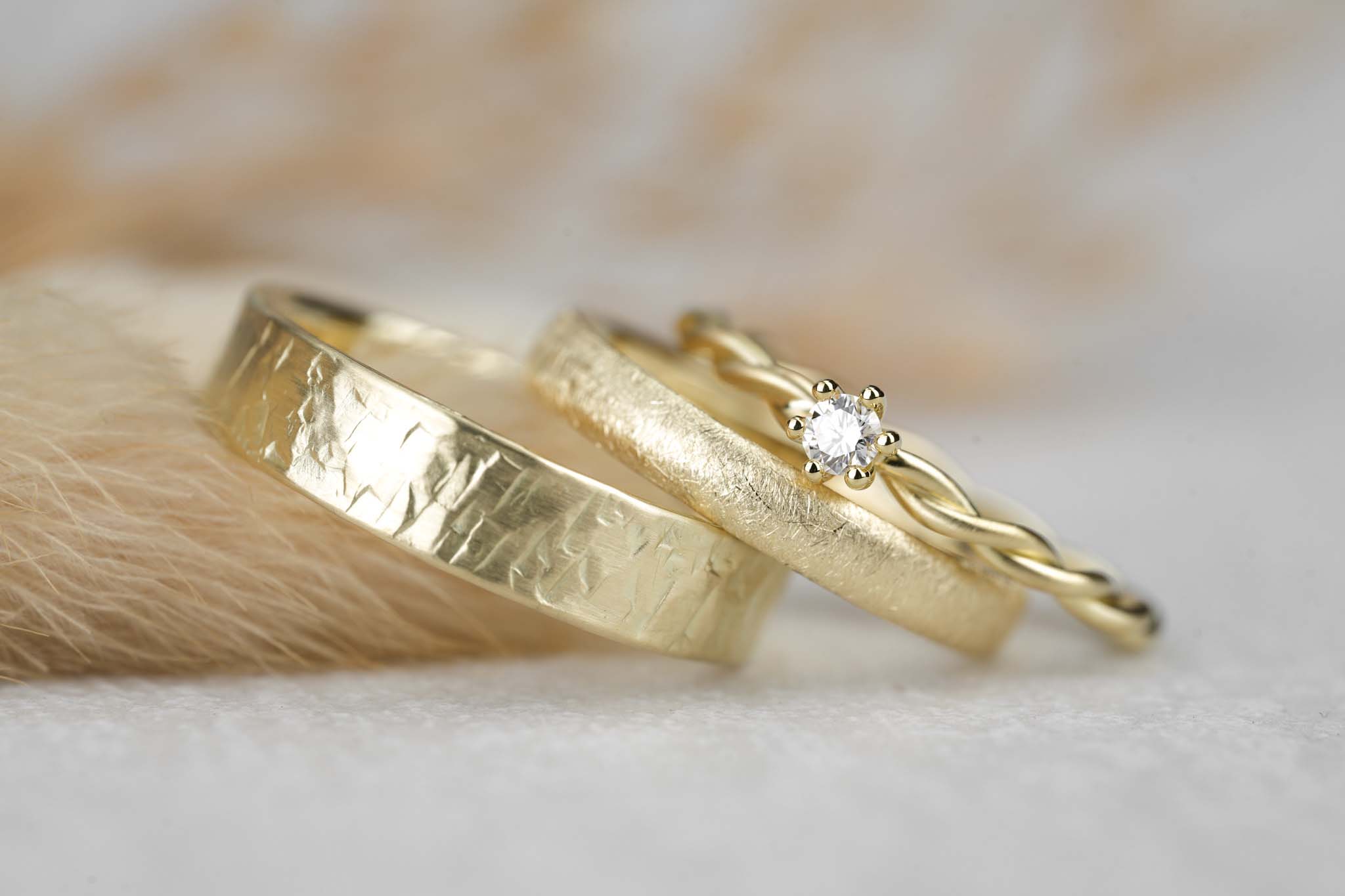 Goldschmiede-Scheffel-Saarlouis-3 Trauringe Vintage modern Gelbgold