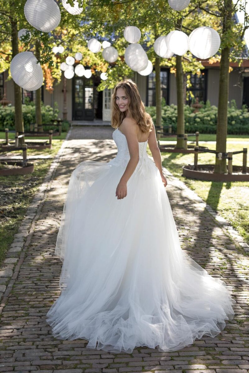 Brautkleid Figur Curvy Brautkleid Figur Goldener Apfel
